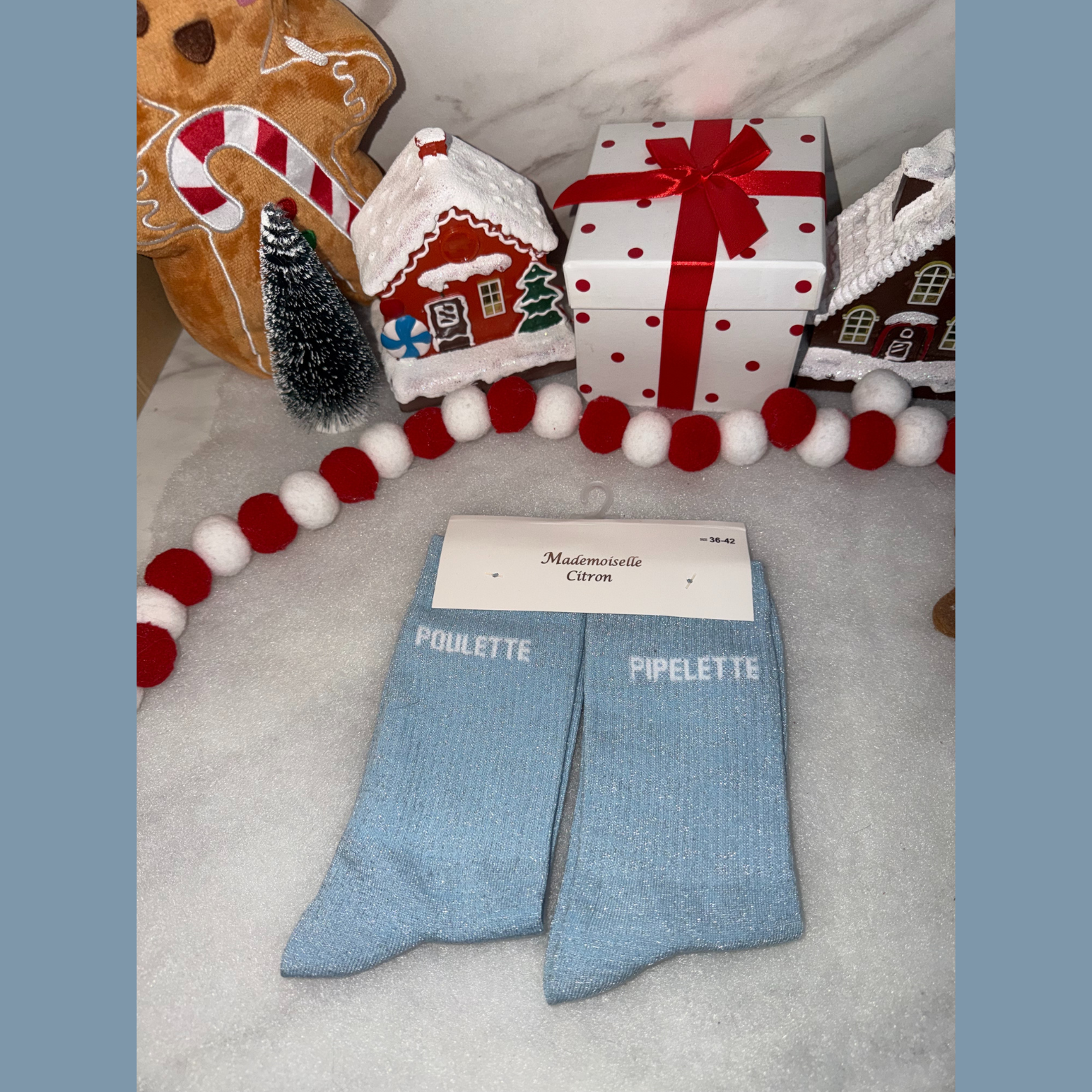 Chaussette à message « poulette pipelette  » Bleu ciel