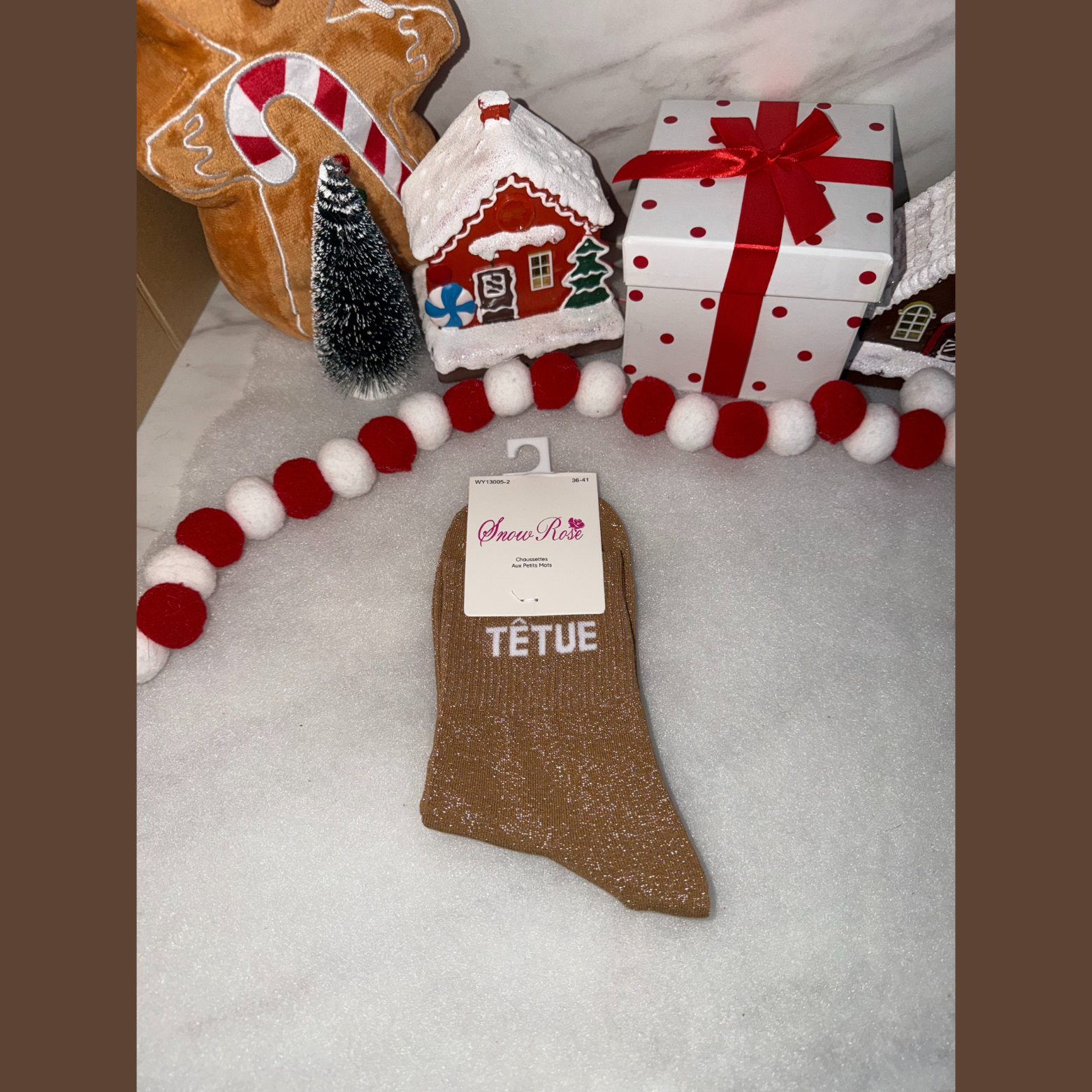 Chaussette à message « Tétue  » Or foncée