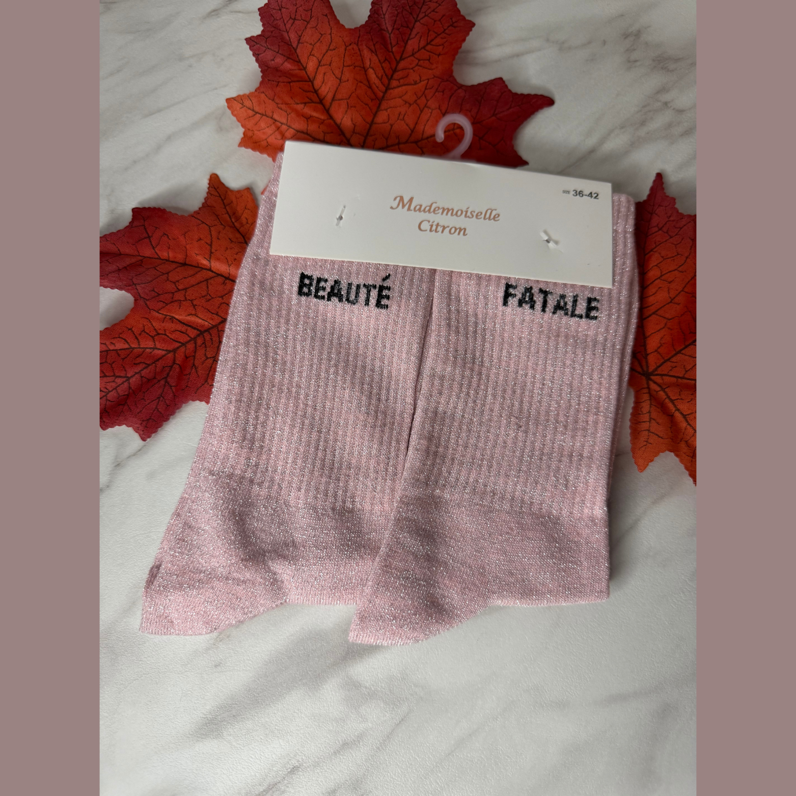 chaussettes à message « Beauté Fatale » Rose